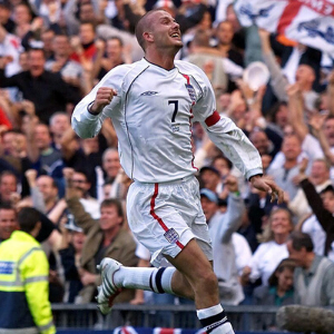 Beckham's last-minute goal in the 2001 Qualifiers was against which country?