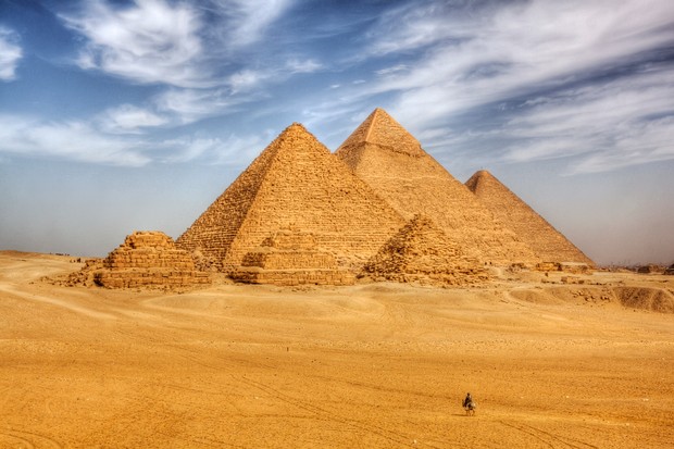 Where are the Pyramids of Giza?